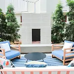Fully Furnished Suites Near Little Tokyo